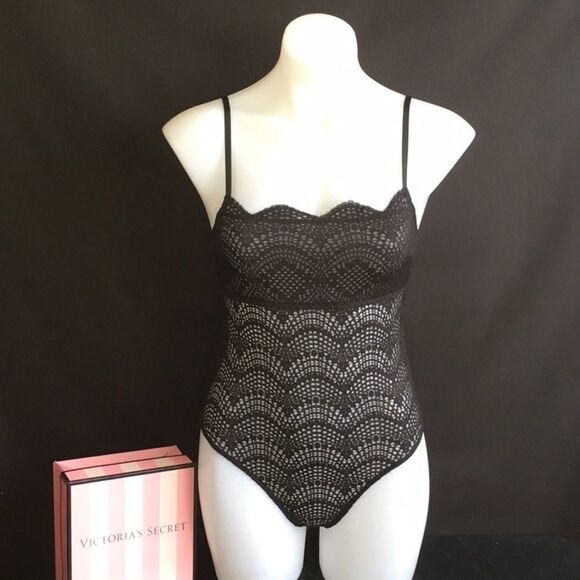 New ❤️Victoria’s Secret lace teddy - Picture 4 of 8